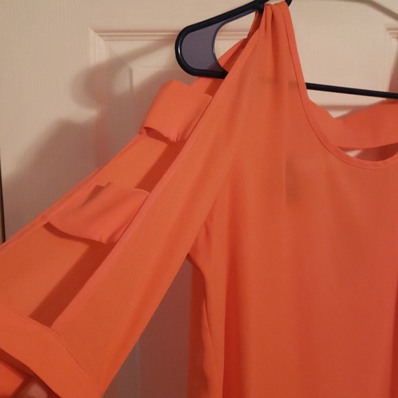 Blouse - Picture 2 of 3